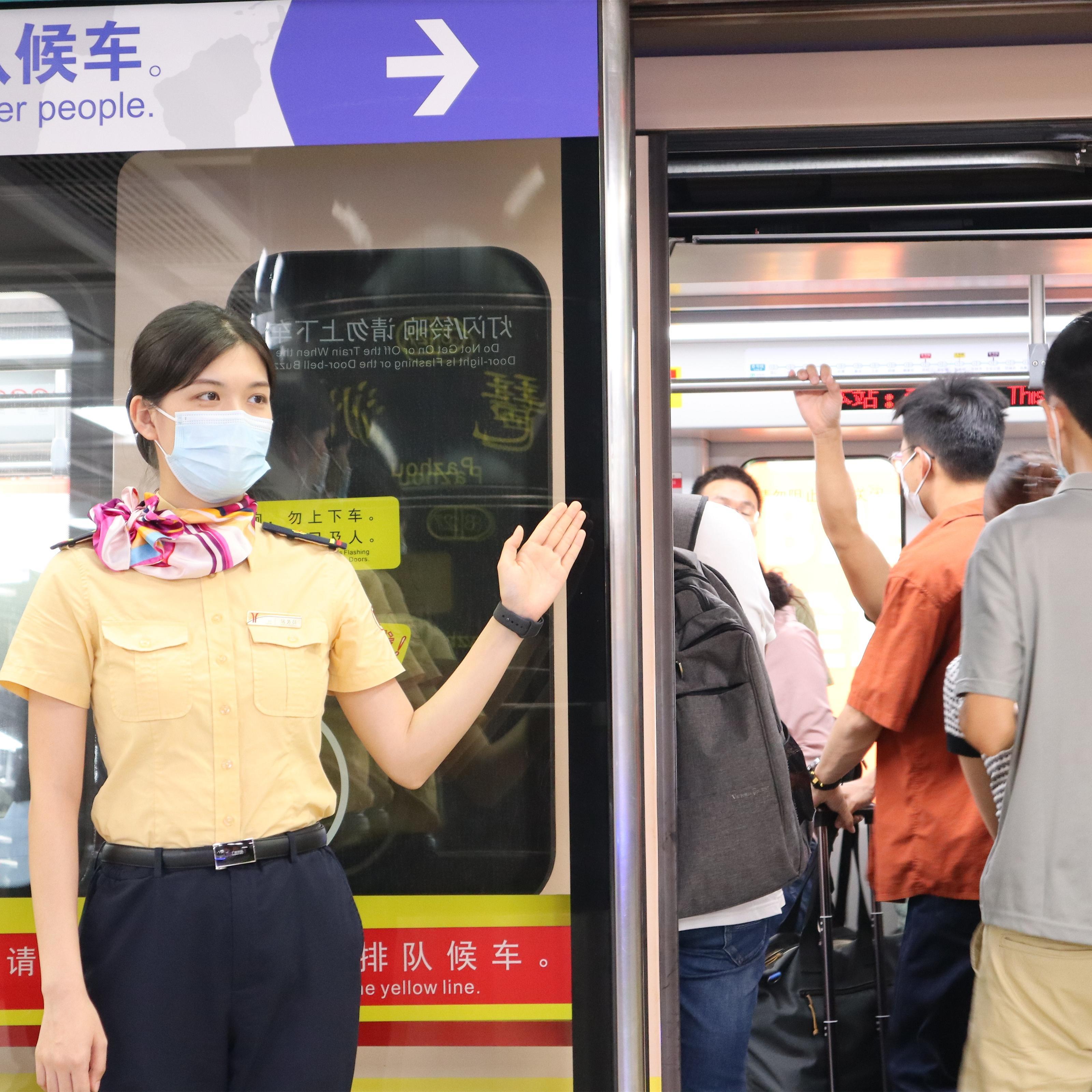 Guangzhou subway passengers must remove scary Halloween makeup before entering