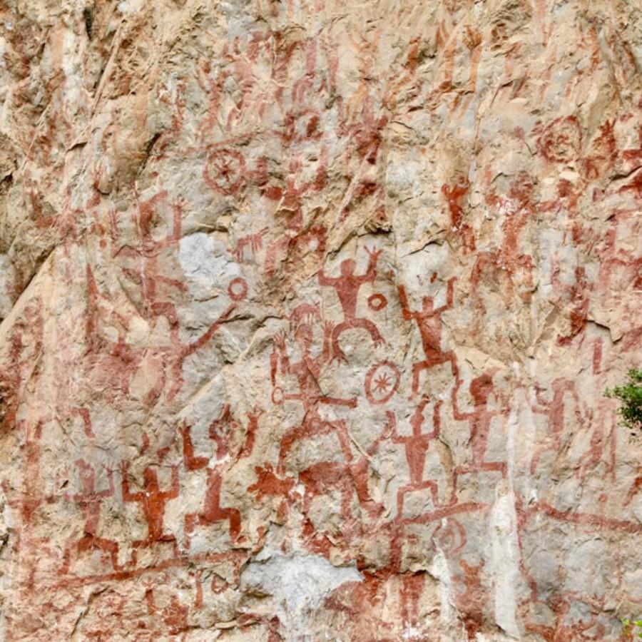 Rock paintings tell ancient stories of China, Kazakhstan