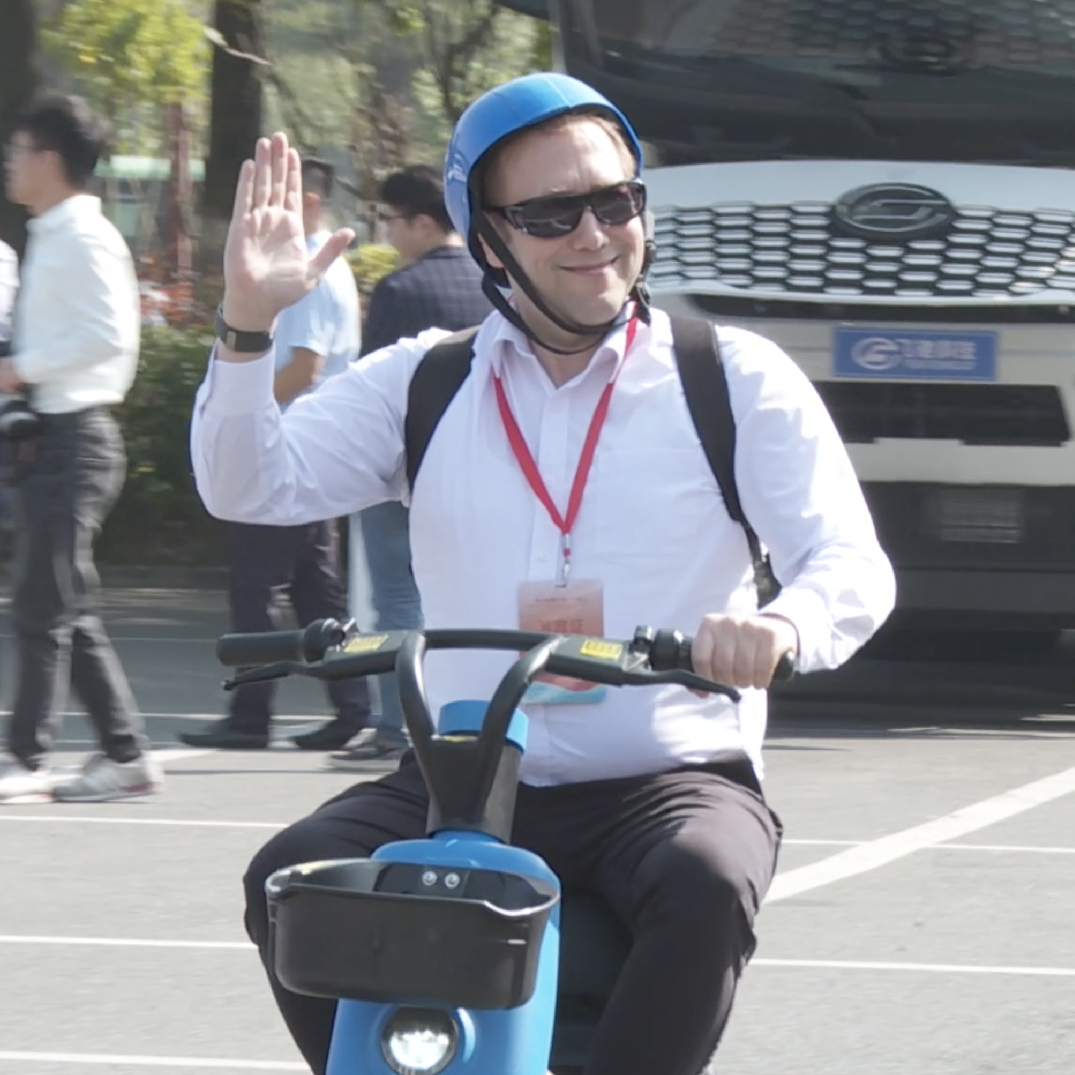 Diplomats from 38 countries explore China's sustainable innovations