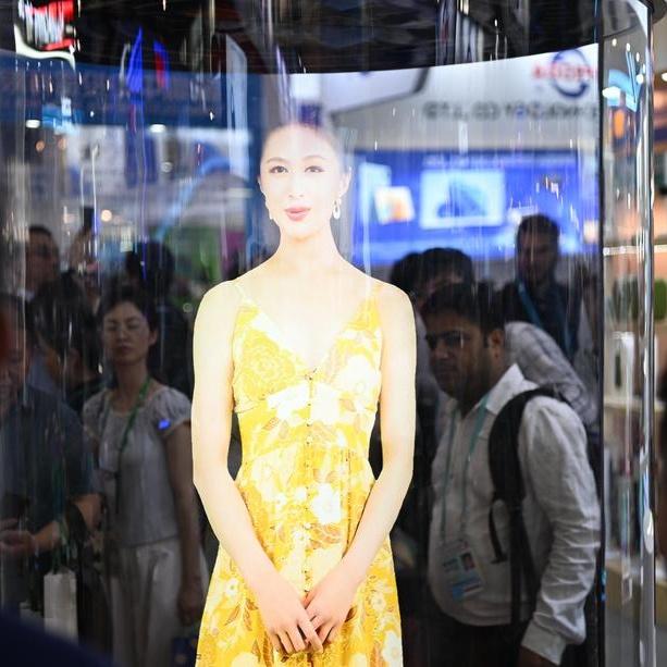 Enterprises showcase global trends in smart life at Canton Fair