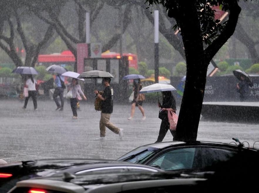 Guangzhou tornado proves severe, bureau warns extreme weather to persist