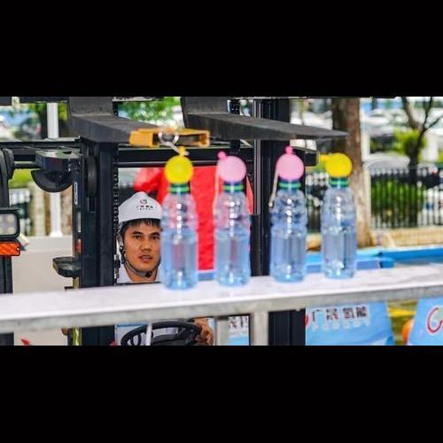 Amazing performances in Guangzhou Forklift Skills Competition