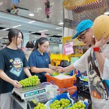 Metro shopping: Guangzhou Metro's new convenience stops
