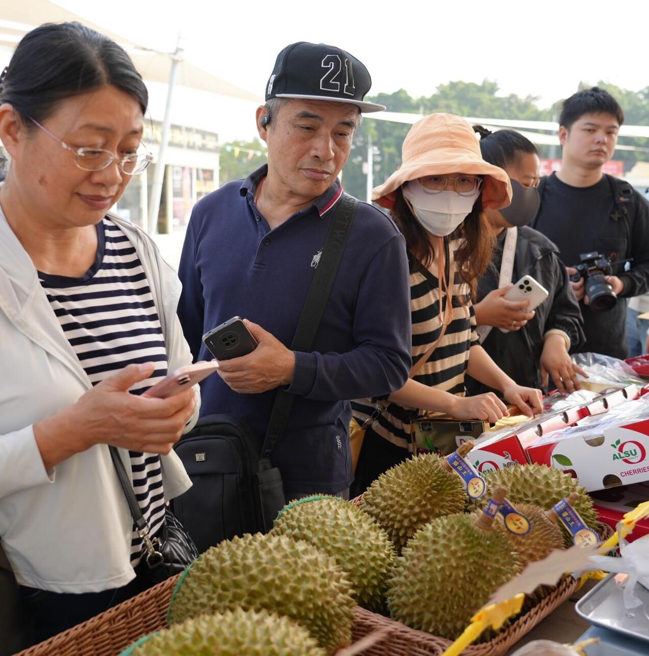 Cherry carnival kicks off in Nansha, Guangzhou