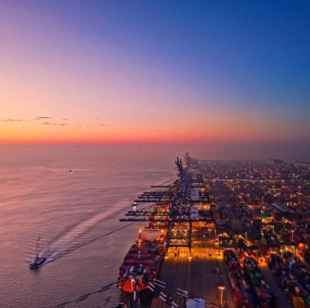 Guangzhou sees record amount of foreign trade