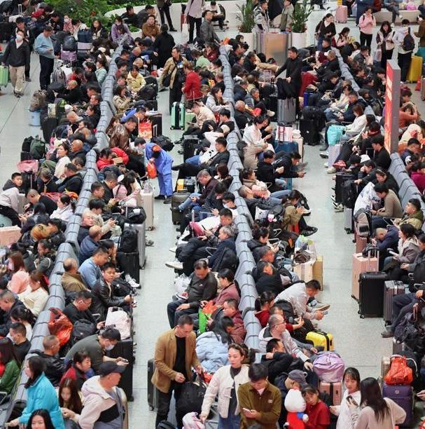 First nighttime high-speed departs from Guangzhou for Wuhan