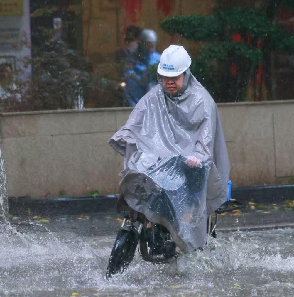 Severe convective weather on rise in Guangdong, bringing hail and heavy rain