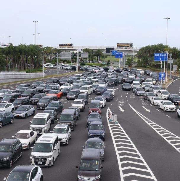 More Hong Kong and Macao residents driving to mainland