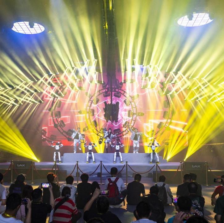 Robots, tai chi share stage at Guangzhou entertainment technology show
