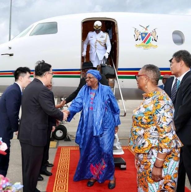 Namibian president arrives in Guangzhou